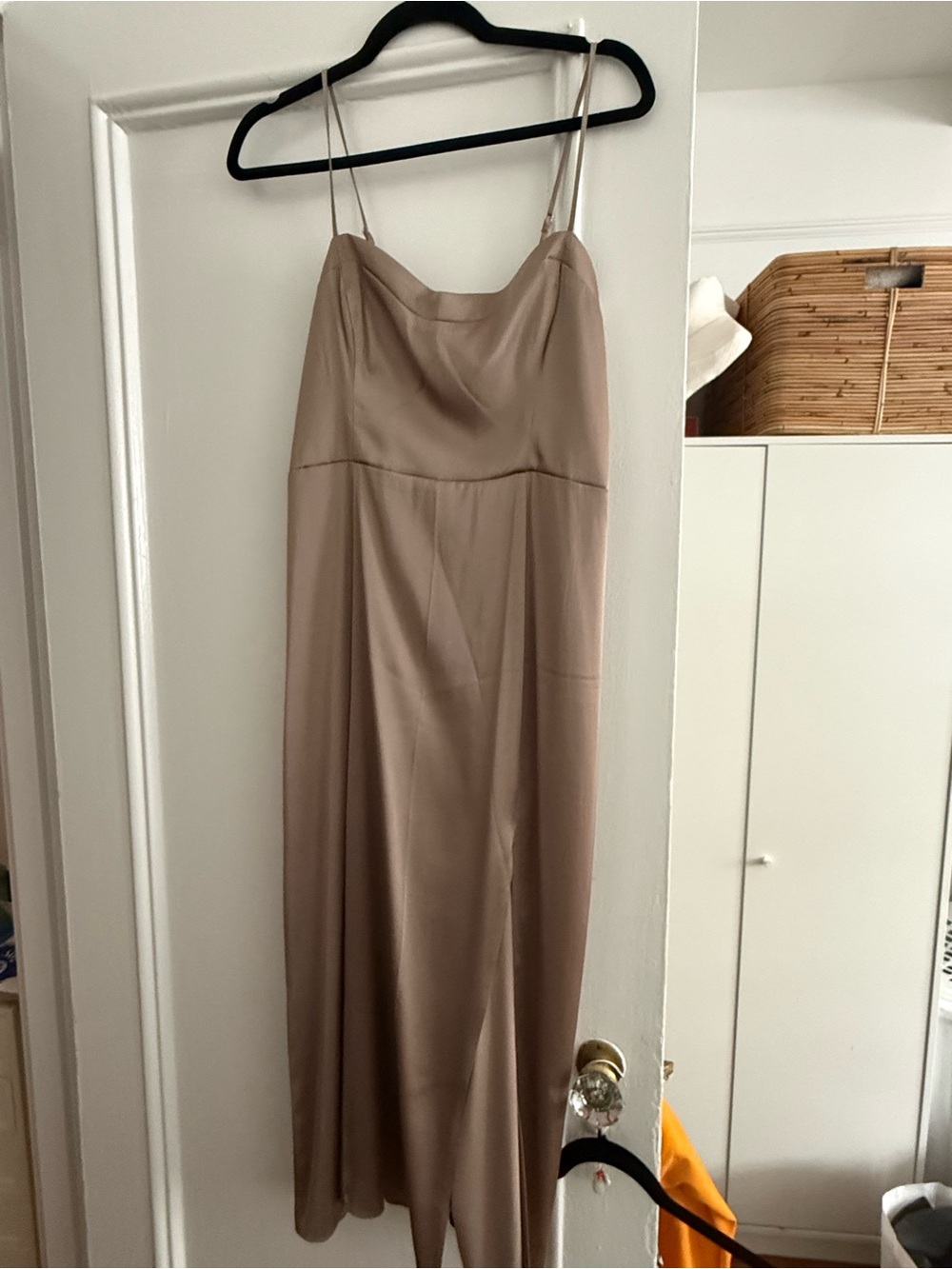 Abercrombie & Fitch Satin Midi Dress – Size M (never worn!) in Champagne